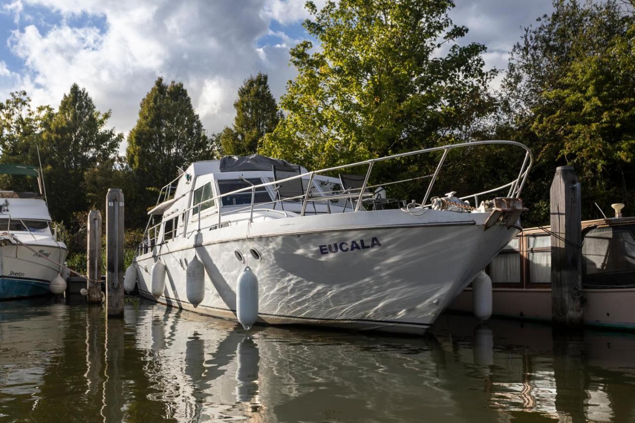 Hotel Eucala motor yacht East Molesey Exterior foto